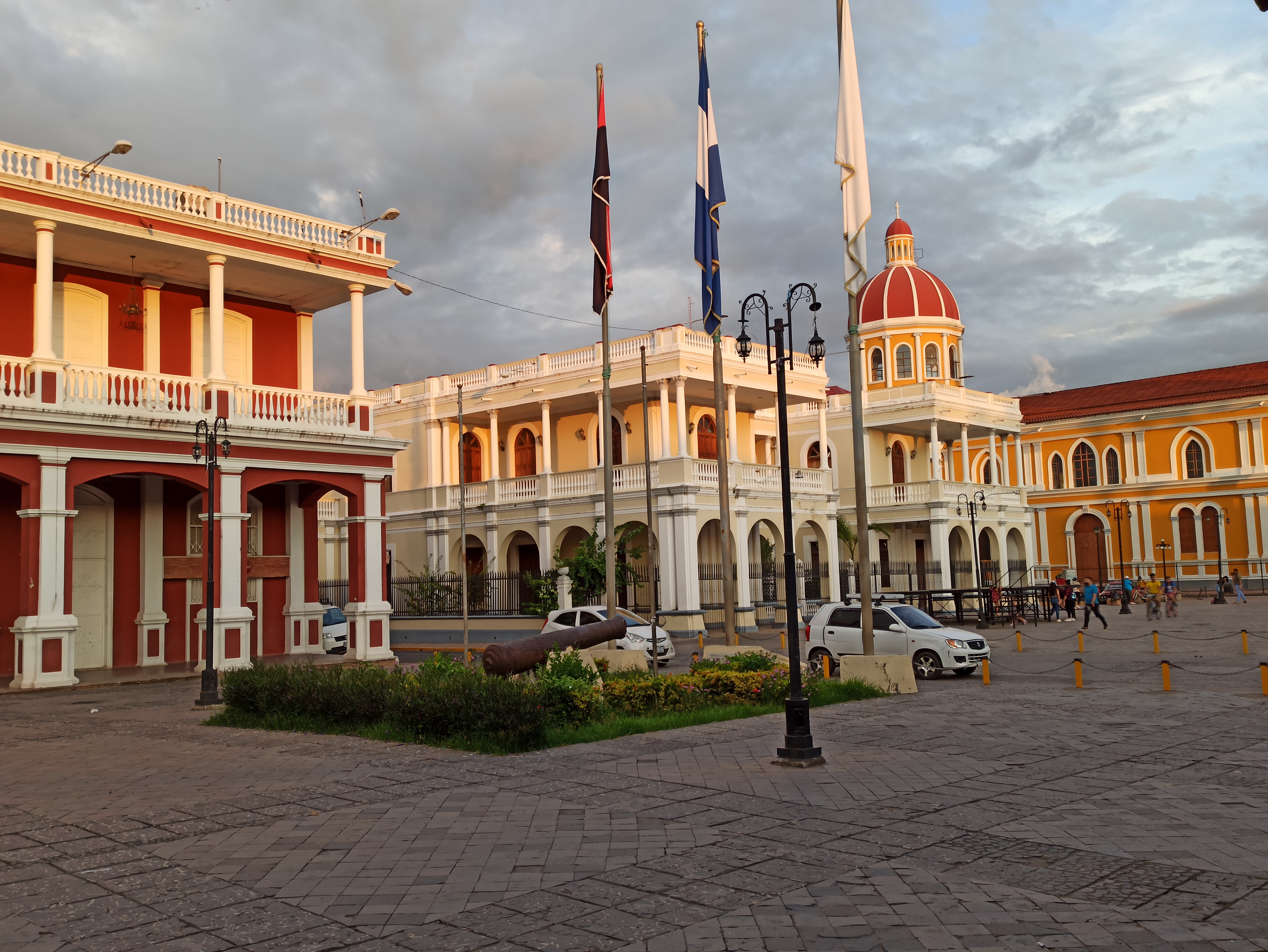 Parque Central de Granada – Vista de la fuente