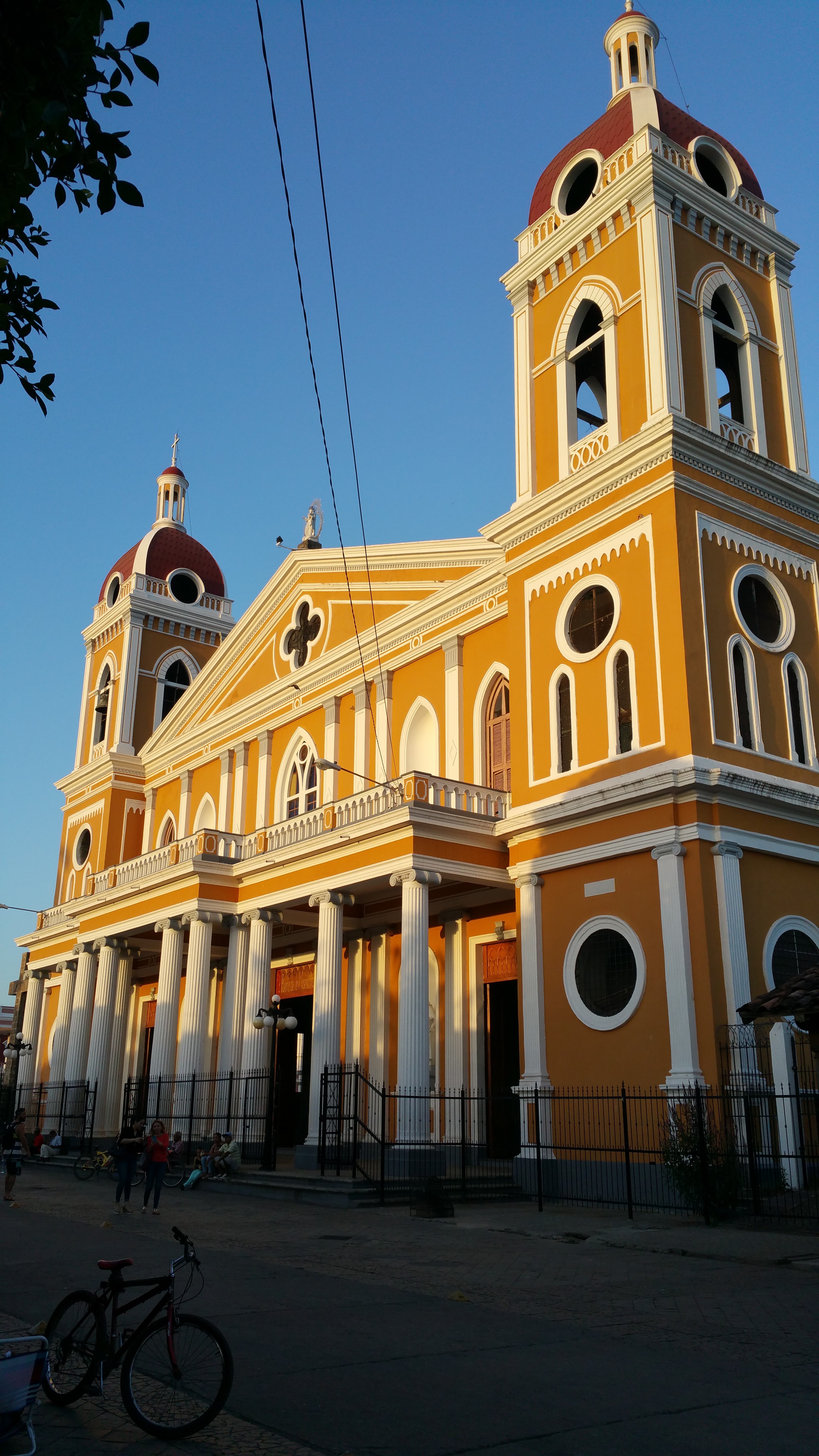 Parque Central de Granada – Senderos para caminatas
